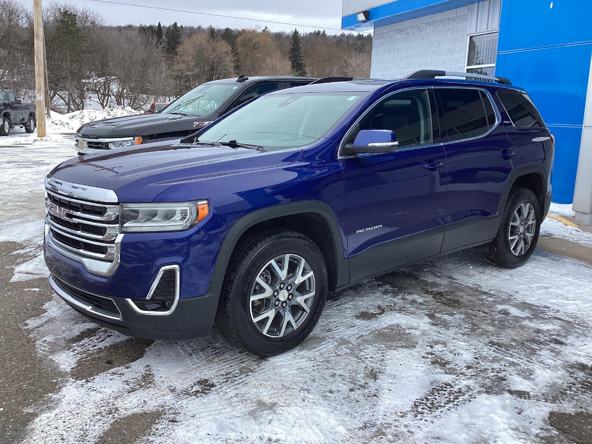 2023 GMC Acadia SLT