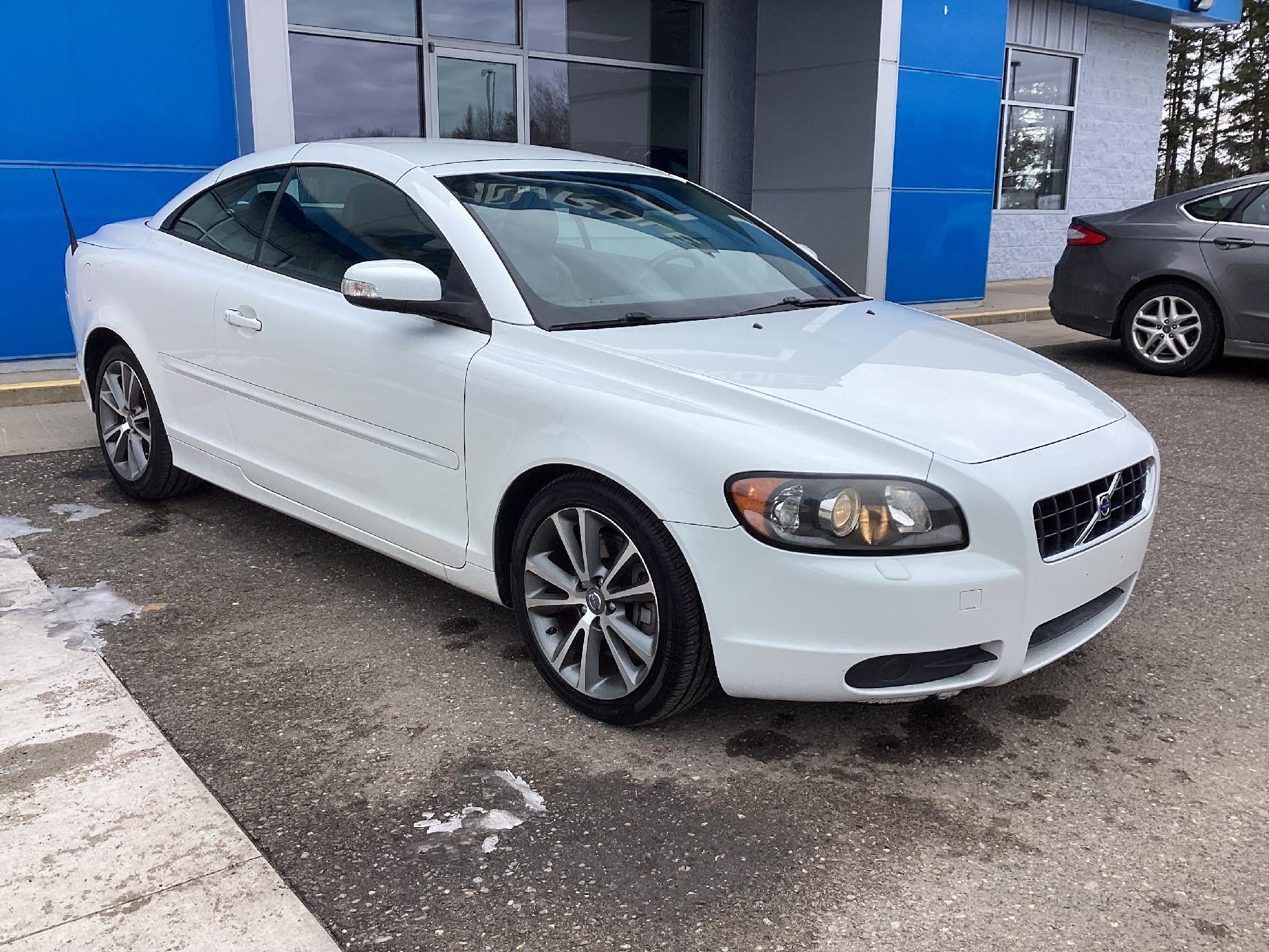 2010 Volvo C70 Base